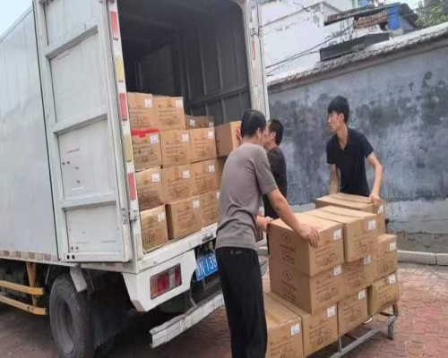 新款服装小柜出货