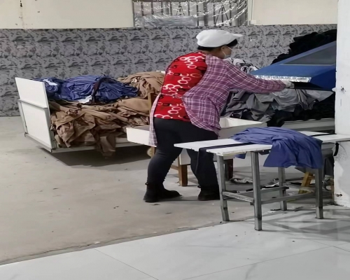 制衣工序-除尘，吸线毛